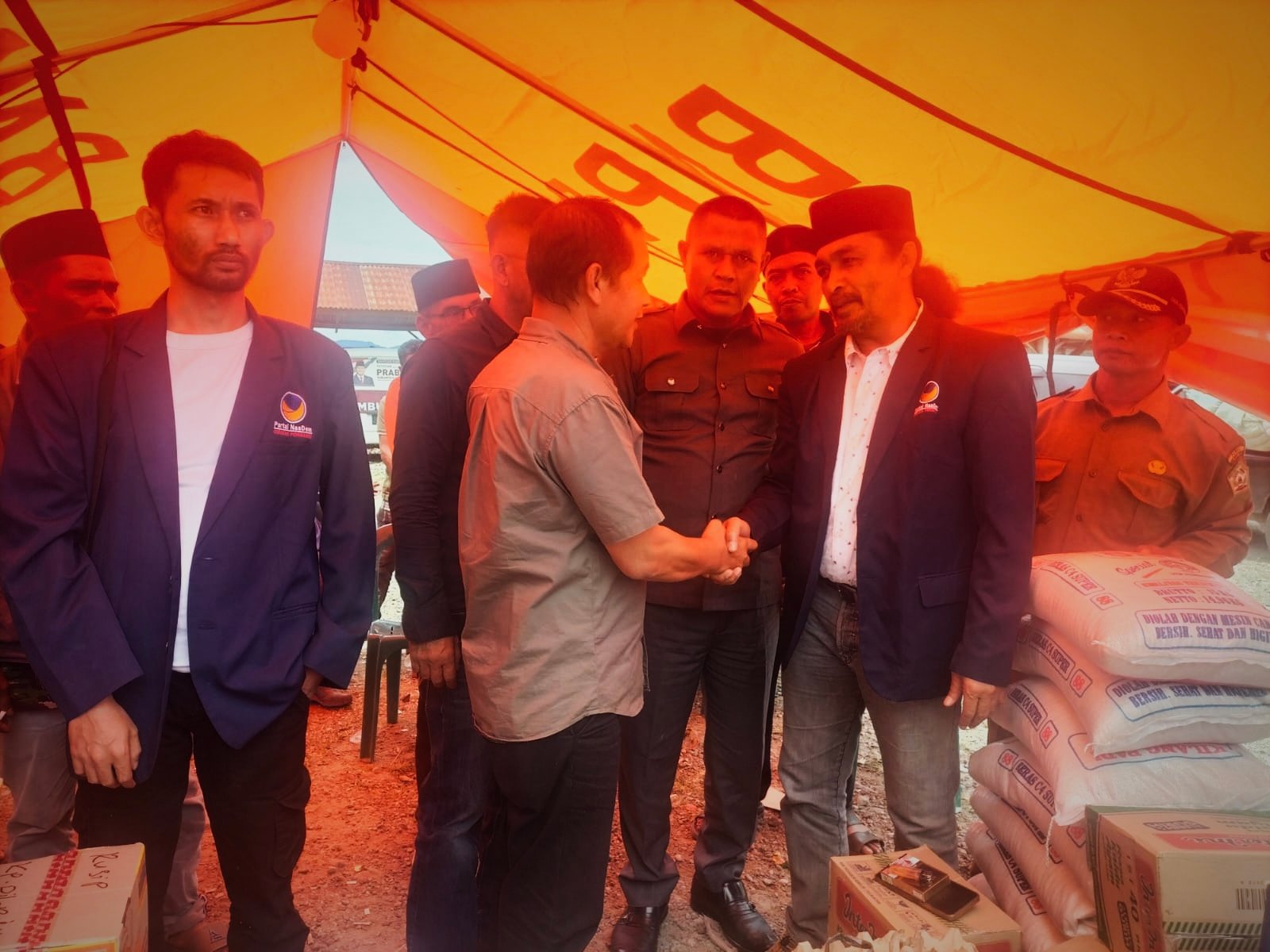 DPD NASDEM ACEH TENGAH SALURKAN BANTUAN UNTUK KORBAN KEBAKARAN JAGONG JEGET