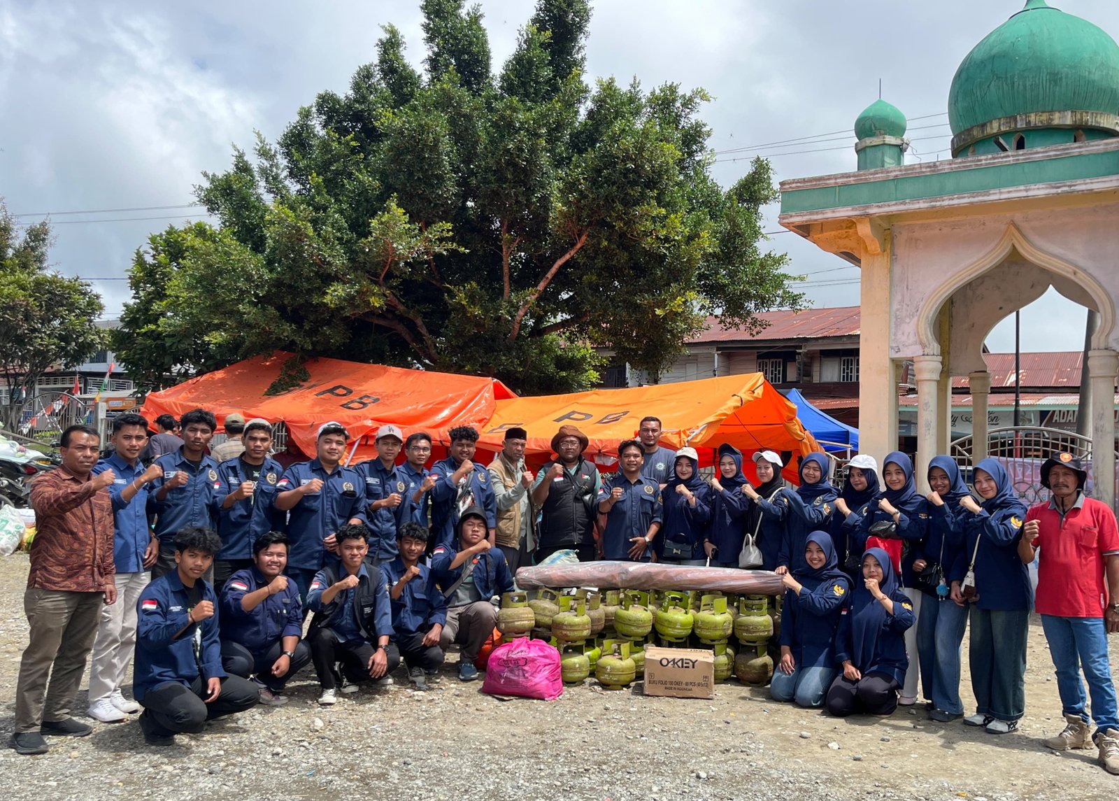 HIMATARA IAIN Takengon Salurkan Bantuan 40 Tabung Gas LPG untuk Korban Kebakaran Jagong Jeget